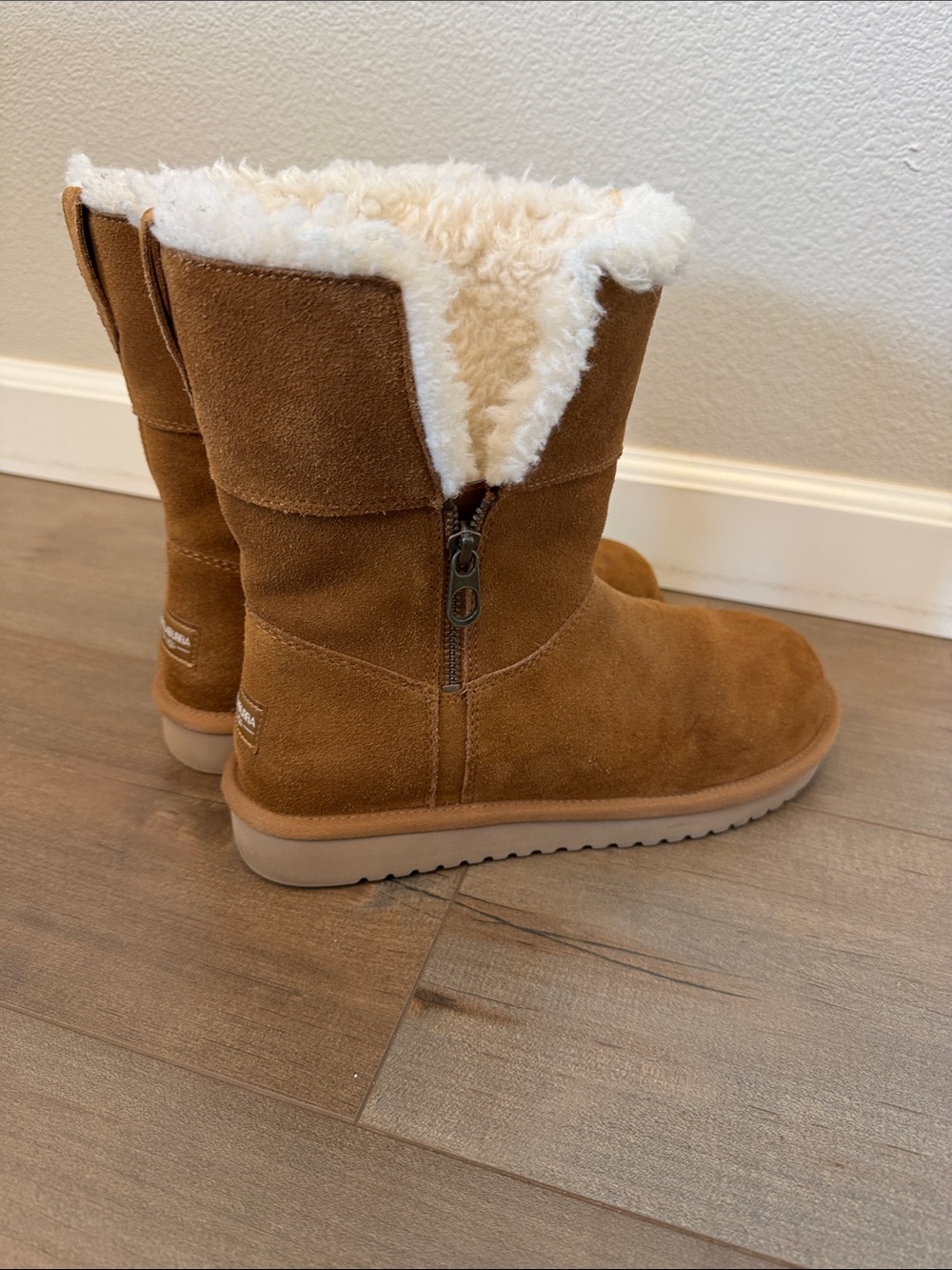 Kookaburra by UGG boots. Size 8